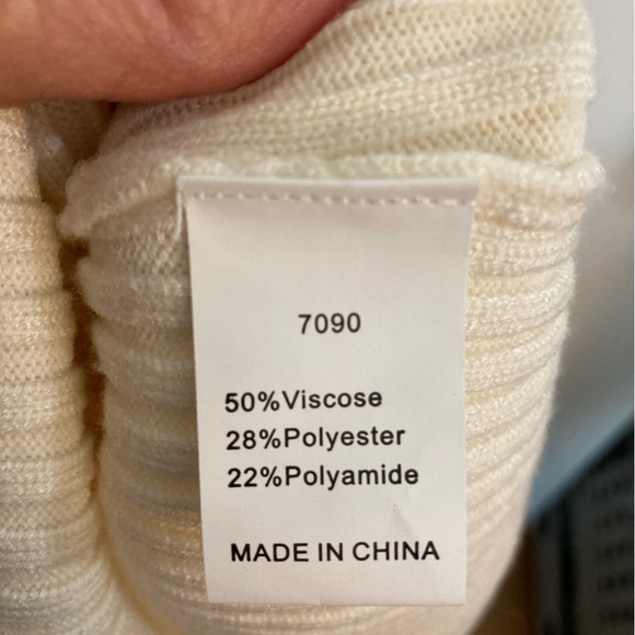 Pretty Garden, Ivory ribbed Knit, Body-con 2 piece dress with pullover shrug, M - Picture 11 of 14